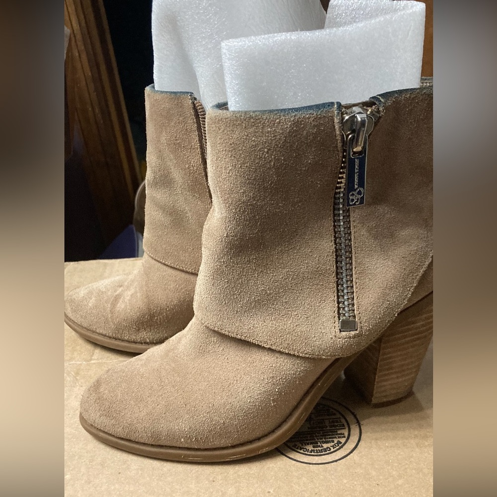 Sale !Jessica Simpson Suede Ankle Boots